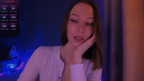 Snapshot of ellaamber chatting on 03/10/26, 03:33 ellaamber online show from 03/10/26, 03:33