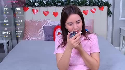 Ella online show from 03/11/25, 04:21