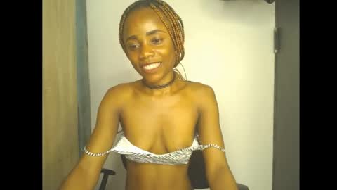 Snapshot of ellababy8 chatting on 04/19/26, 12:48 ella online show from 04/19/26, 12:48