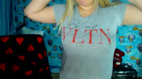  IsaBella  online show from 12/22/25, 04:15