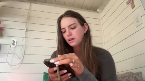 ellabellaaa__ online show from 01/16/26, 02:54