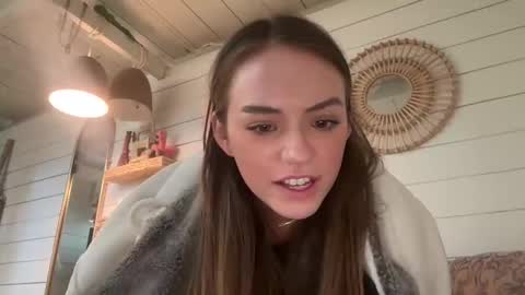 ellabellaaa__ online show from 01/19/26, 01:48
