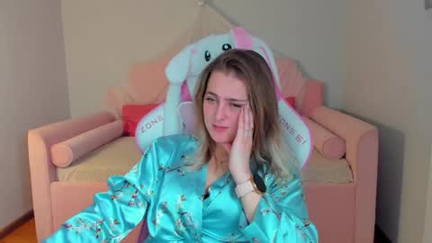 EllaBells online show from 04/01/26, 01:41