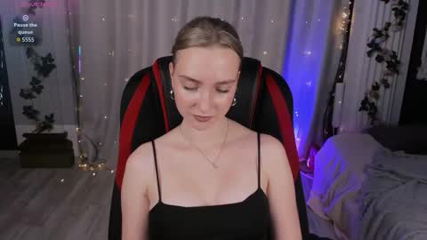 Ella online show from 09/24/25, 02:42