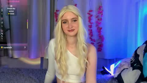 Ella online show from 10/20/25, 03:45