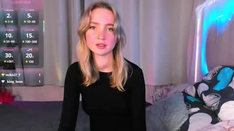 Snapshot of ellabloom chatting on 11/07/25, 05:35 Ella online show from 11/07/25, 05:35