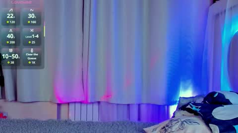 Snapshot of ellabloom chatting on 11/30/25, 02:43 Ella online show from 11/30/25, 02:43