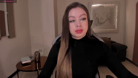 EllaClark online show from 01/05/25, 11:04