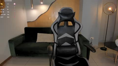 EllaClark online show from 01/11/25, 10:07