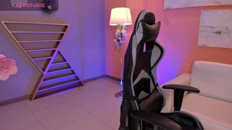 EllaClark online show from 02/03/25, 07:10