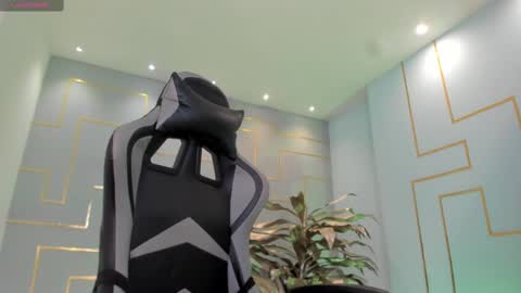 EllaClark online show from 02/18/25, 06:15