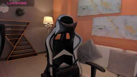 EllaClark online show from 02/19/25, 06:54