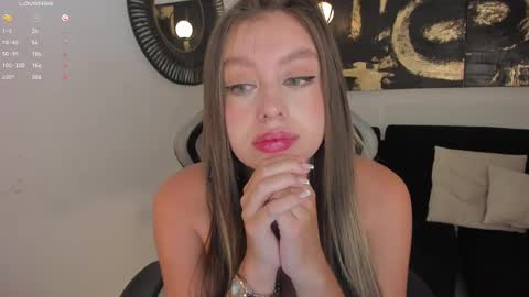 EllaClark online show from 03/11/25, 12:54