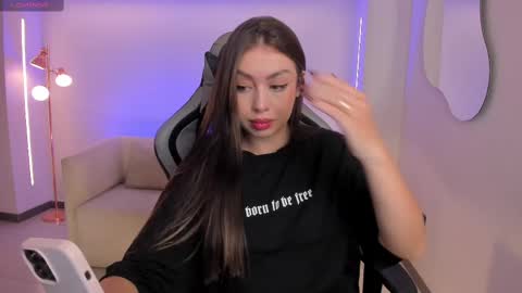 EllaClark online show from 09/18/25, 06:54