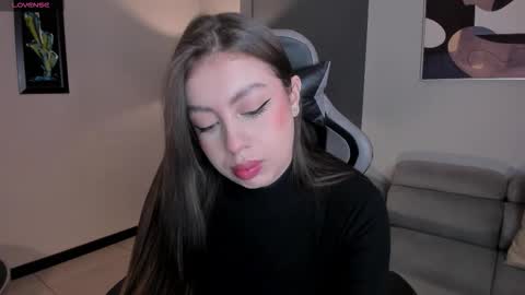 EllaClark online show from 09/29/25, 06:57