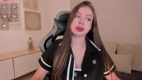 EllaClark online show from 10/16/25, 05:58