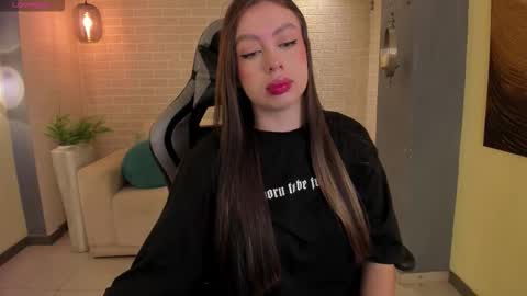 EllaClark online show from 10/19/25, 11:00