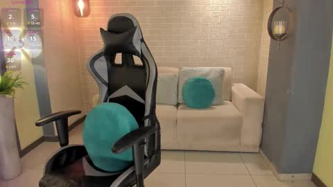 EllaClark online show from 10/22/25, 07:02