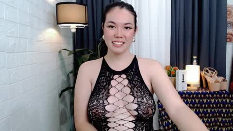 Snapshot of ellahollywood1818 chatting on 04/08/26, 01:16 CINDERELLA online show from 04/08/26, 01:16