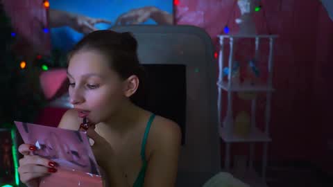 Ella online show from 01/04/25, 07:34