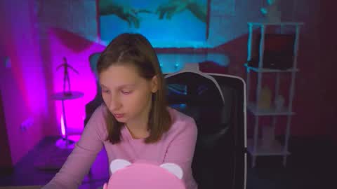 Ella online show from 11/11/25, 04:29