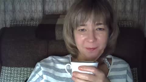 Snapshot of ellajohnsonx chatting on 12/19/24, 01:18 ellajohnsonx online show from 12/19/24, 01:18