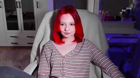 Snapshot of ellales chatting on 04/24/26, 08:28 ellales online show from 04/24/26, 08:28
