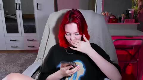 Snapshot of ellales chatting on 05/15/26, 08:54 ellales online show from 05/15/26, 08:54