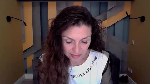 EllaLongs online show from 09/10/25, 11:32