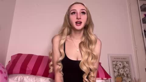Snapshot of ellamcdaniel chatting on 05/02/26, 04:50 ellamcdaniel online show from 05/02/26, 04:50