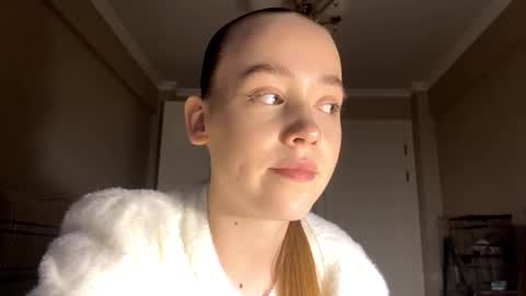 Snapshot of ellamenas chatting on 09/16/25, 03:24 Ella online show from 09/16/25, 03:24