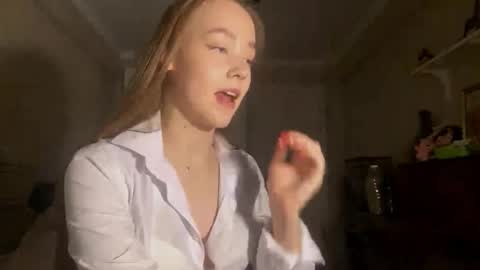 Snapshot of ellamenas chatting on 10/09/25, 06:50 Ella online show from 10/09/25, 06:50