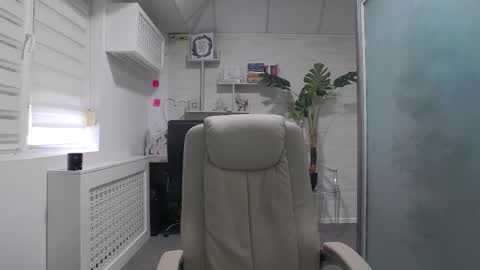            online show from 09/28/25, 08:09