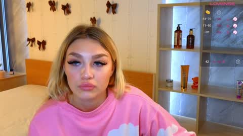 ellamilla online show from 12/25/24, 11:33