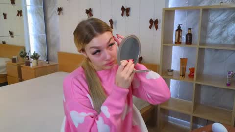 ellamilla online show from 12/26/24, 05:26