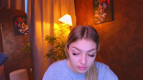 ellamilla online show from 01/07/25, 05:22