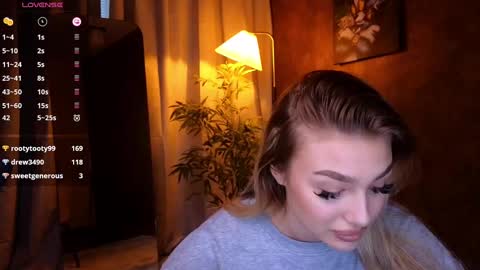 ellamilla online show from 01/08/25, 08:38