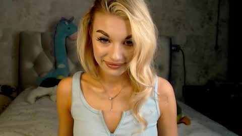 ellamilla online show from 03/05/26, 01:40