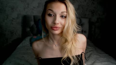 ellamilla online show from 06/02/26, 03:36