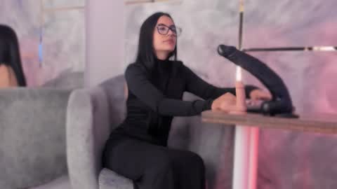  ella  online show from 11/29/25, 11:35