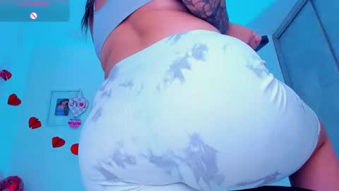 ellarosee_ online show from 02/18/26, 06:37