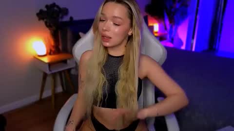 Snapshot of ellatwox chatting on 03/20/26, 05:34 Ella online show from 03/20/26, 05:34