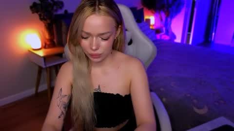 Snapshot of ellatwox chatting on 03/30/26, 05:41 Ella online show from 03/30/26, 05:41