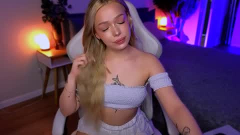 Snapshot of ellatwox chatting on 04/02/26, 06:00 Ella online show from 04/02/26, 06:00