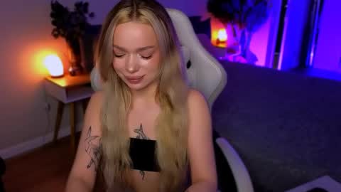 Snapshot of ellatwox chatting on 04/06/26, 05:52 Ella online show from 04/06/26, 05:52