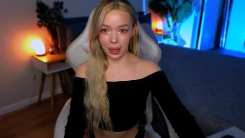 Snapshot of ellatwox chatting on 04/09/26, 06:19 Ella online show from 04/09/26, 06:19