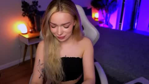 Snapshot of ellatwox chatting on 04/13/26, 05:57 Ella online show from 04/13/26, 05:57