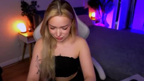 Snapshot of ellatwox chatting on 04/14/26, 05:46 Ella online show from 04/14/26, 05:46