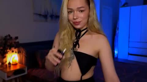 Snapshot of ellatwox chatting on 07/11/26, 06:27 Ella online show from 07/11/26, 06:27