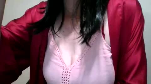 Snapshot of elle2025 chatting on 01/12/25, 12:49 Elle online show from 01/12/25, 12:49